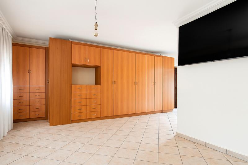 5 Bedroom Property for Sale in Eldoraigne Gauteng