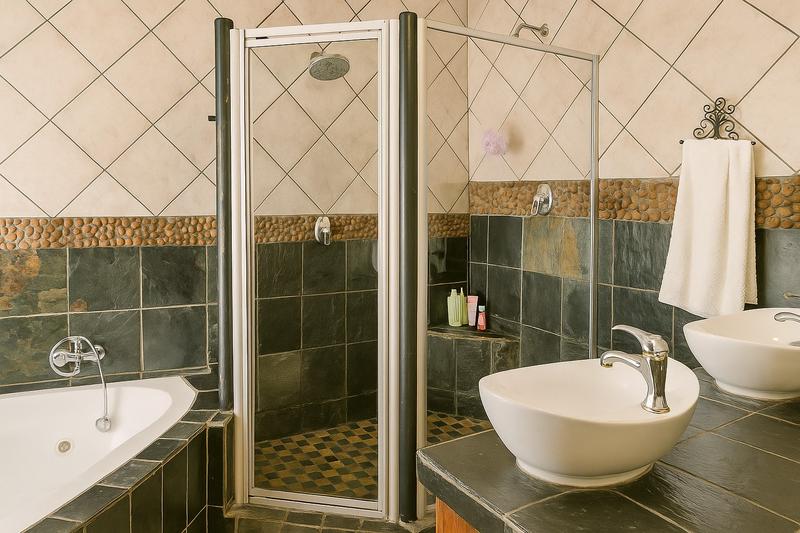 5 Bedroom Property for Sale in Eldoraigne Gauteng