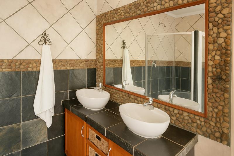 5 Bedroom Property for Sale in Eldoraigne Gauteng