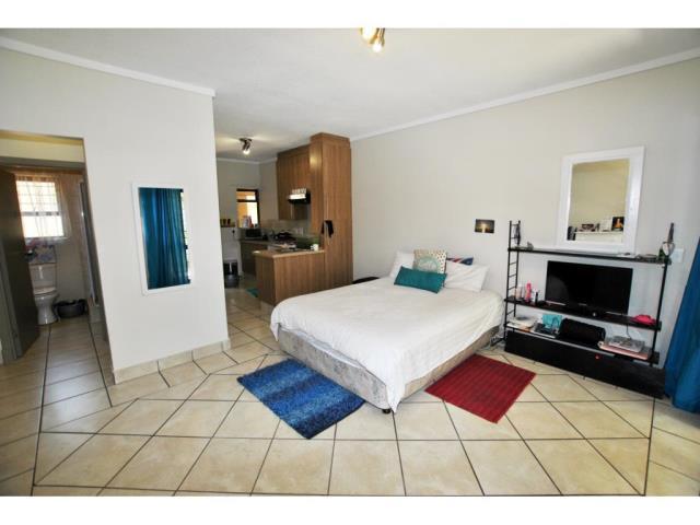 1 Bedroom Property for Sale in Douglasdale Gauteng