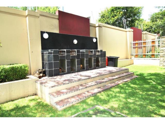 1 Bedroom Property for Sale in Douglasdale Gauteng