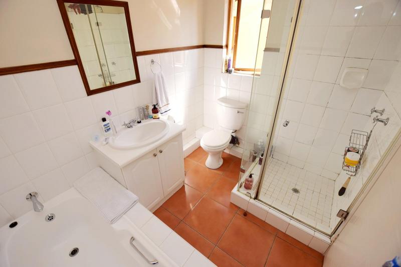 2 Bedroom Property for Sale in Lonehill Gauteng