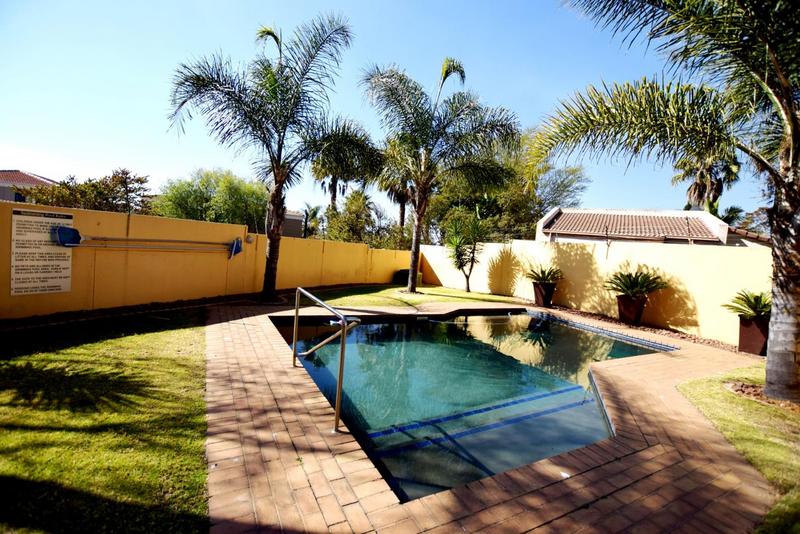 2 Bedroom Property for Sale in Lonehill Gauteng