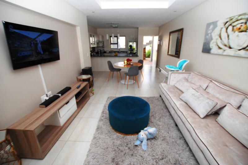 2 Bedroom Property for Sale in Morningside Gauteng