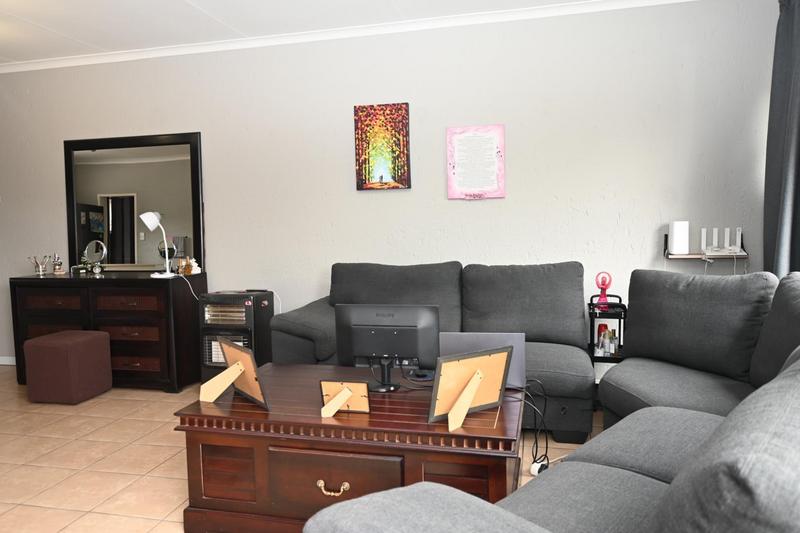 1 Bedroom Property for Sale in Paulshof Gauteng