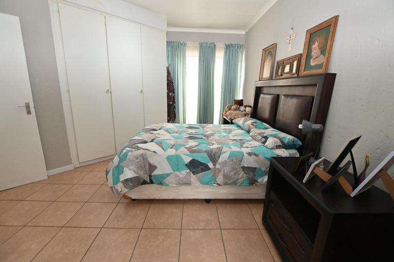 1 Bedroom Property for Sale in Paulshof Gauteng