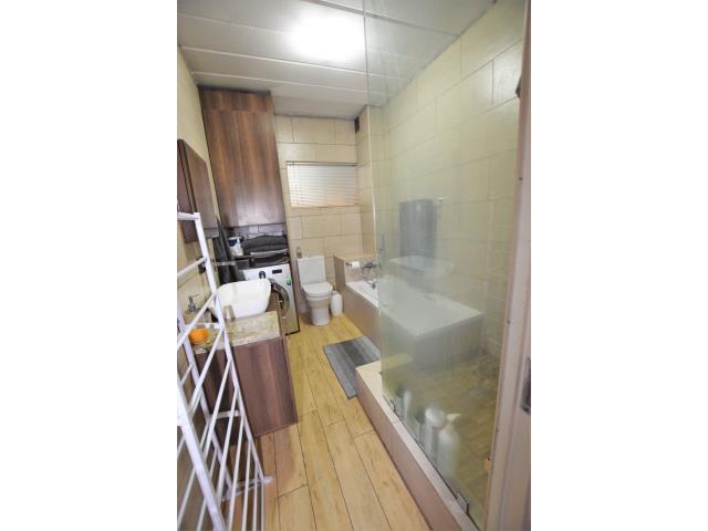 1 Bedroom Property for Sale in Rivonia Gauteng
