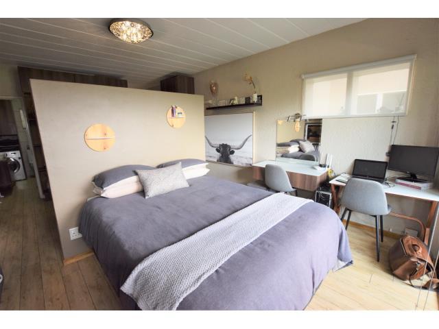1 Bedroom Property for Sale in Rivonia Gauteng