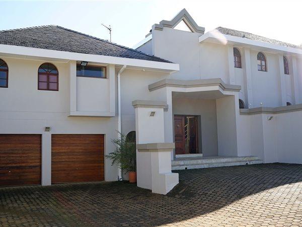 To Let 3 Bedroom Property for Rent in Illovo Gauteng