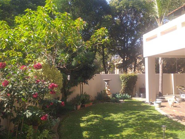 To Let 4 Bedroom Property for Rent in Sandown Gauteng