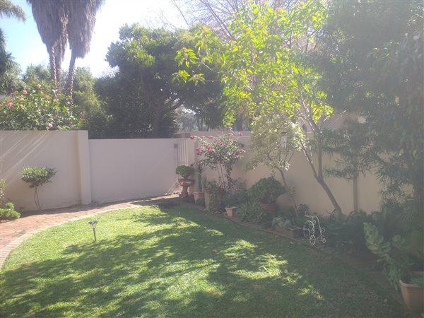 To Let 4 Bedroom Property for Rent in Sandown Gauteng
