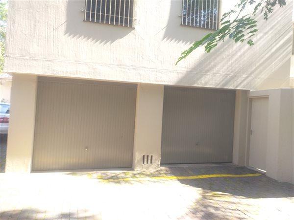 To Let 4 Bedroom Property for Rent in Sandown Gauteng