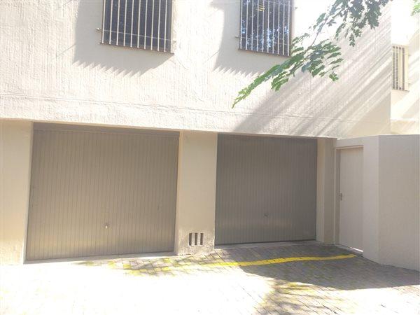 To Let 4 Bedroom Property for Rent in Sandown Gauteng
