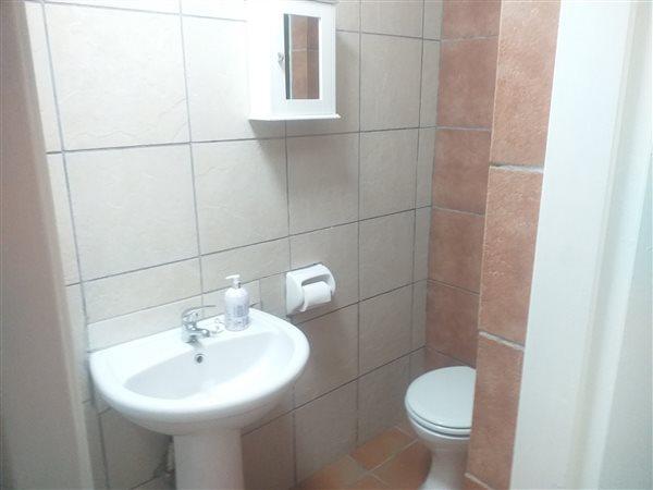 To Let 4 Bedroom Property for Rent in Sandown Gauteng