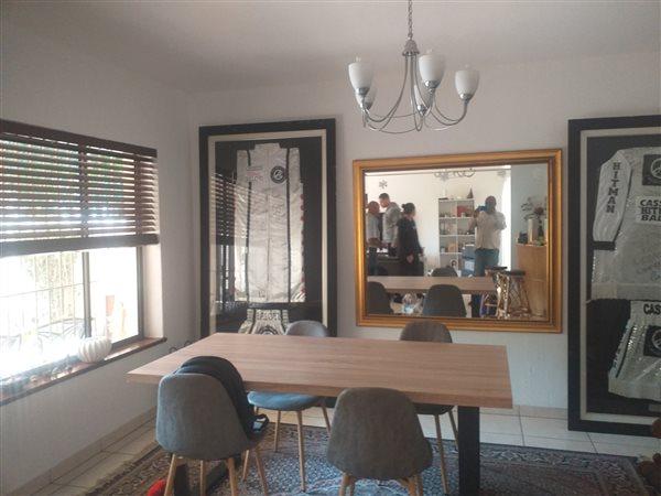 To Let 4 Bedroom Property for Rent in Sandown Gauteng