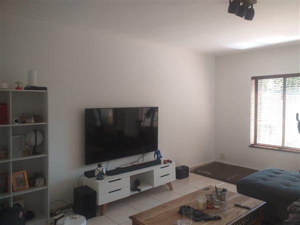 To Let 4 Bedroom Property for Rent in Sandown Gauteng