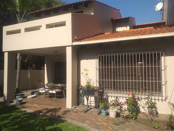To Let 4 Bedroom Property for Rent in Sandown Gauteng