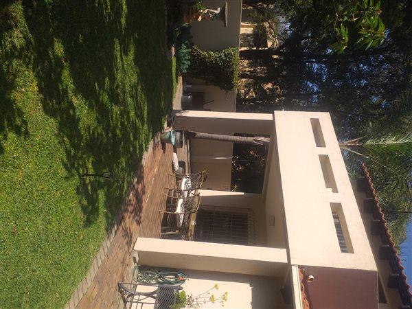 To Let 4 Bedroom Property for Rent in Sandown Gauteng