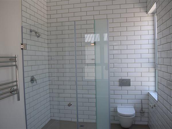 To Let 5 Bedroom Property for Rent in Waterfall Country Estate Gauteng