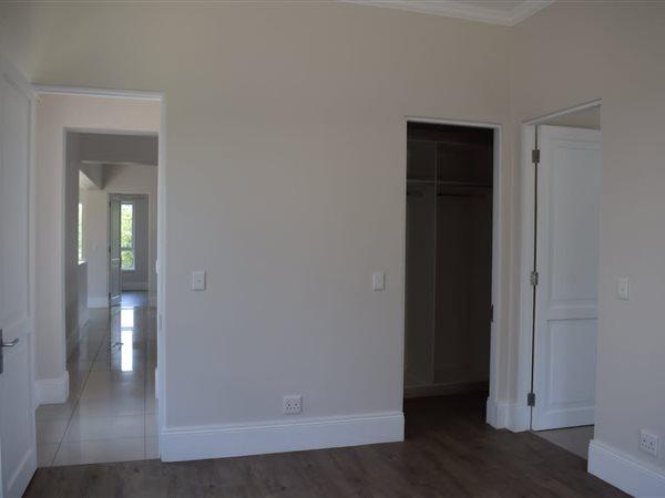 To Let 5 Bedroom Property for Rent in Waterfall Country Estate Gauteng