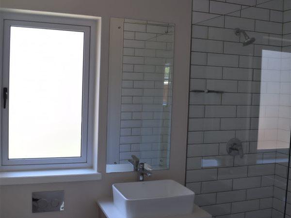 To Let 5 Bedroom Property for Rent in Waterfall Country Estate Gauteng