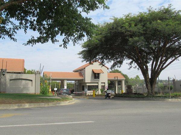 2 Bedroom Property for Sale in Maroeladal Gauteng