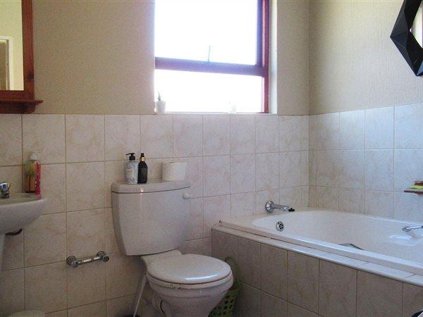 2 Bedroom Property for Sale in Maroeladal Gauteng