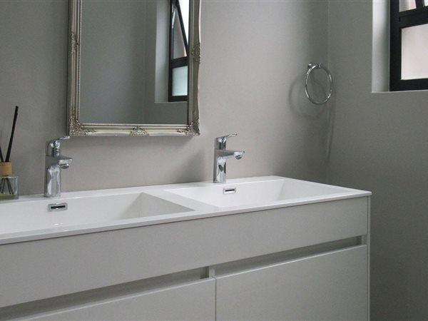 4 Bedroom Property for Sale in Olivedale Gauteng