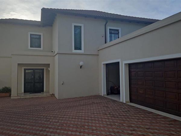 4 Bedroom Property for Sale in Bryanston Gauteng