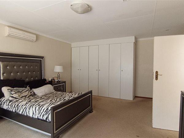 5 Bedroom Property for Sale in Gallo Manor Gauteng