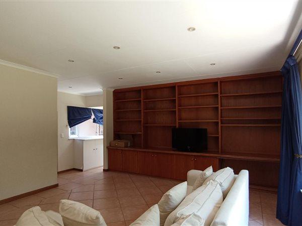5 Bedroom Property for Sale in Gallo Manor Gauteng