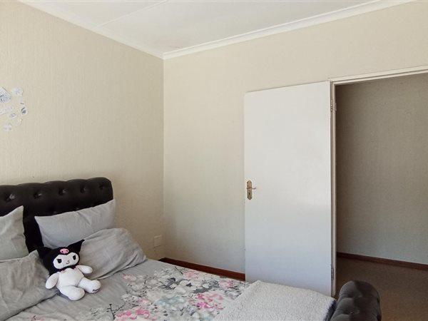 5 Bedroom Property for Sale in Gallo Manor Gauteng