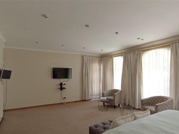 5 Bedroom Property for Sale in Gallo Manor Gauteng