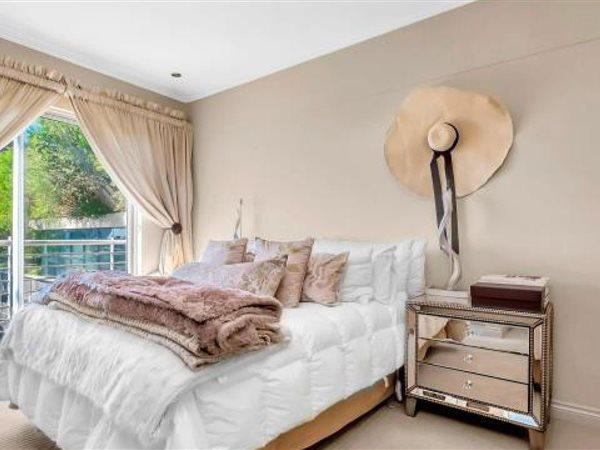 2 Bedroom Property for Sale in Sandhurst Gauteng