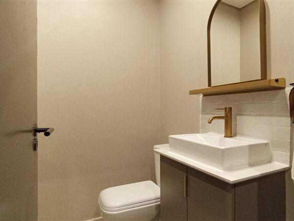 1 Bedroom Property for Sale in Sandown Gauteng