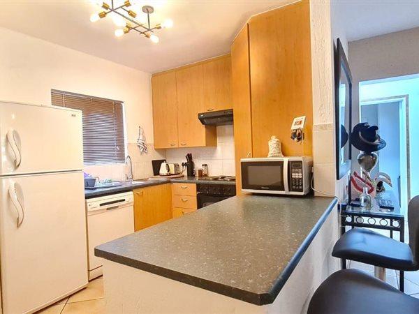 2 Bedroom Property for Sale in Sunninghill Gauteng