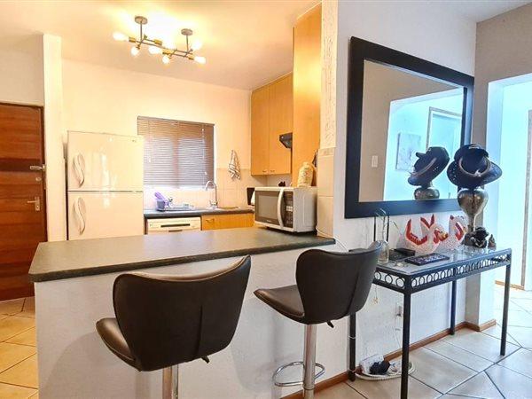 2 Bedroom Property for Sale in Sunninghill Gauteng