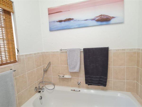 2 Bedroom Property for Sale in Sunninghill Gauteng