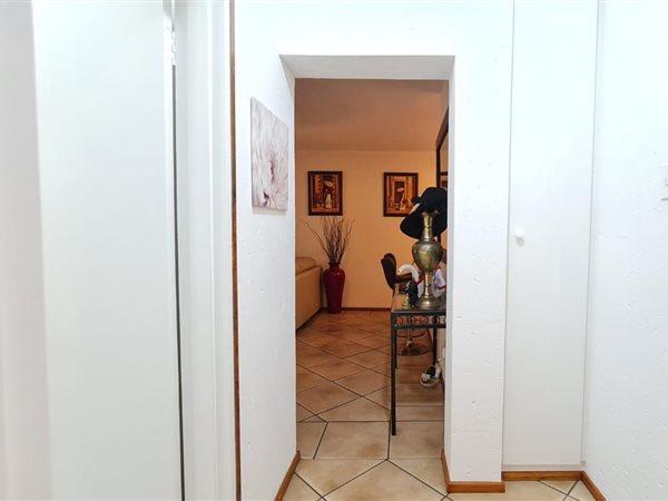 2 Bedroom Property for Sale in Sunninghill Gauteng