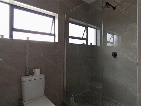 4 Bedroom Property for Sale in Blue Valley Golf Estate Gauteng