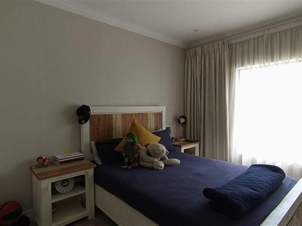 4 Bedroom Property for Sale in Blue Valley Golf Estate Gauteng