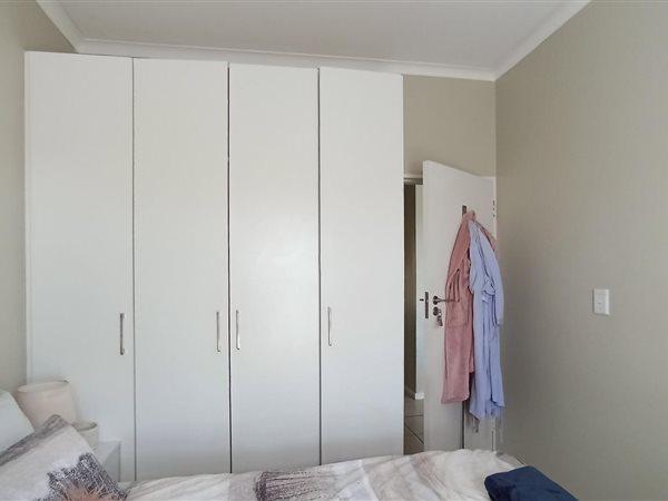 2 Bedroom Property for Sale in Grand Central Gauteng
