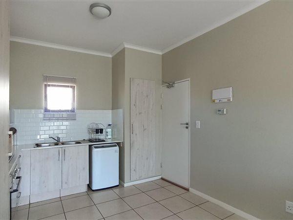 2 Bedroom Property for Sale in Grand Central Gauteng