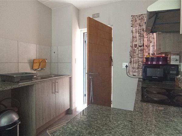 2 Bedroom Property for Sale in Grand Central Gauteng