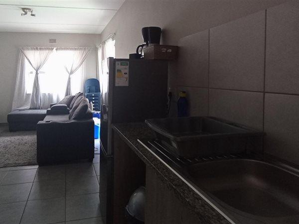 2 Bedroom Property for Sale in Grand Central Gauteng
