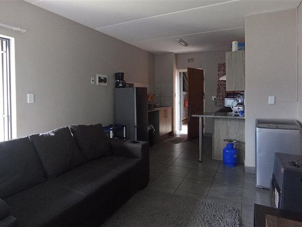 2 Bedroom Property for Sale in Grand Central Gauteng