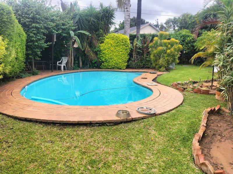 5 Bedroom Property for Sale in Florauna Gauteng
