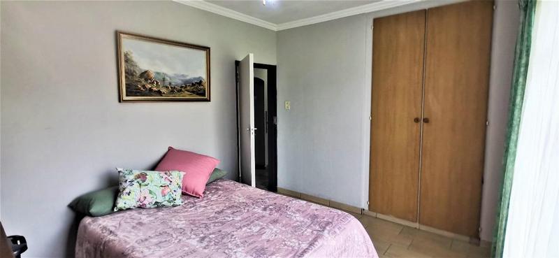 5 Bedroom Property for Sale in Florauna Gauteng