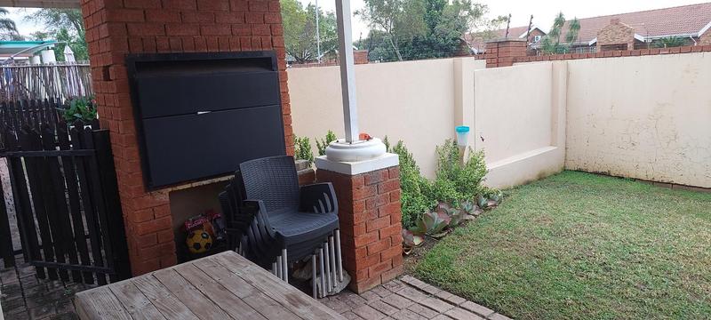 2 Bedroom Property for Sale in Montana Tuine Gauteng