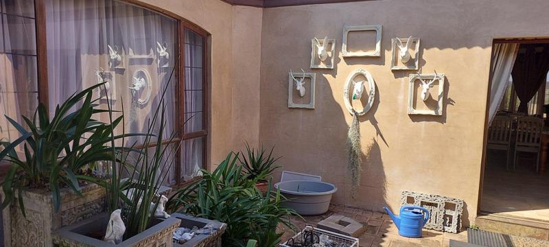5 Bedroom Property for Sale in Mooikloof Equestrian Estate Gauteng
